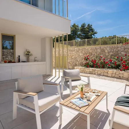 Villa New Luxury Seaside Lemon Tree M With Heated Pool & Sea View & Parking Sutivan