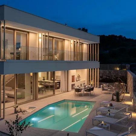 Villa New Luxury Seaside Lemon Tree M With Heated Pool & Sea View & Parking Sutivan