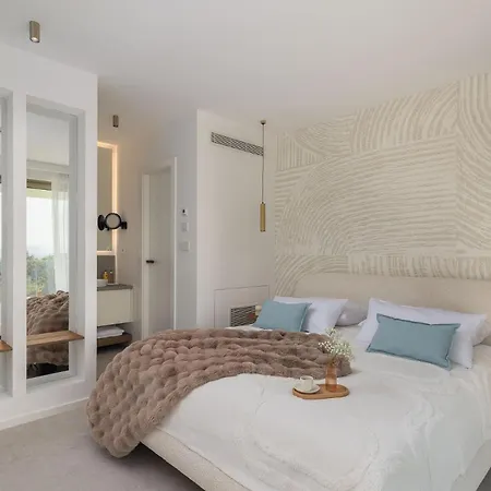 New Luxury Seaside Lemon Tree M With Heated Pool & Sea View & Parking Sutivan
