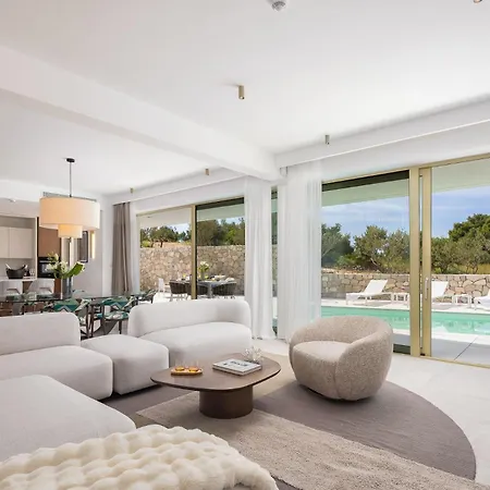 New Luxury Seaside Lemon Tree M With Heated Pool & Sea View & Parking Villa Sutivan