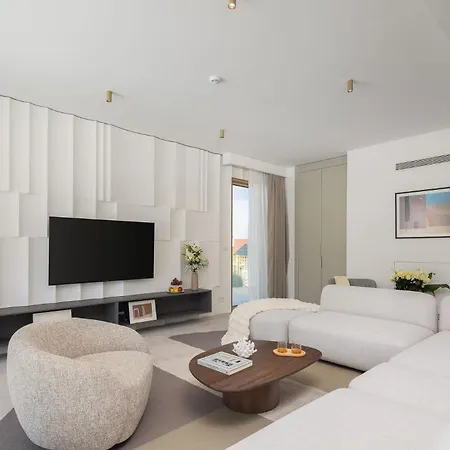 New Luxury Seaside Lemon Tree M With Heated Pool & Sea View & Parking Sutivan