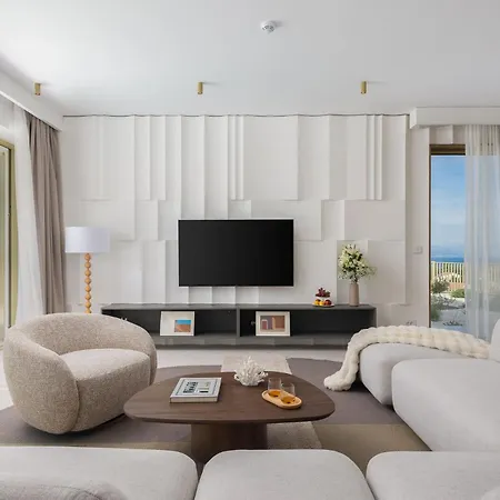 New Luxury Seaside Lemon Tree M With Heated Pool & Sea View & Parking Villa *